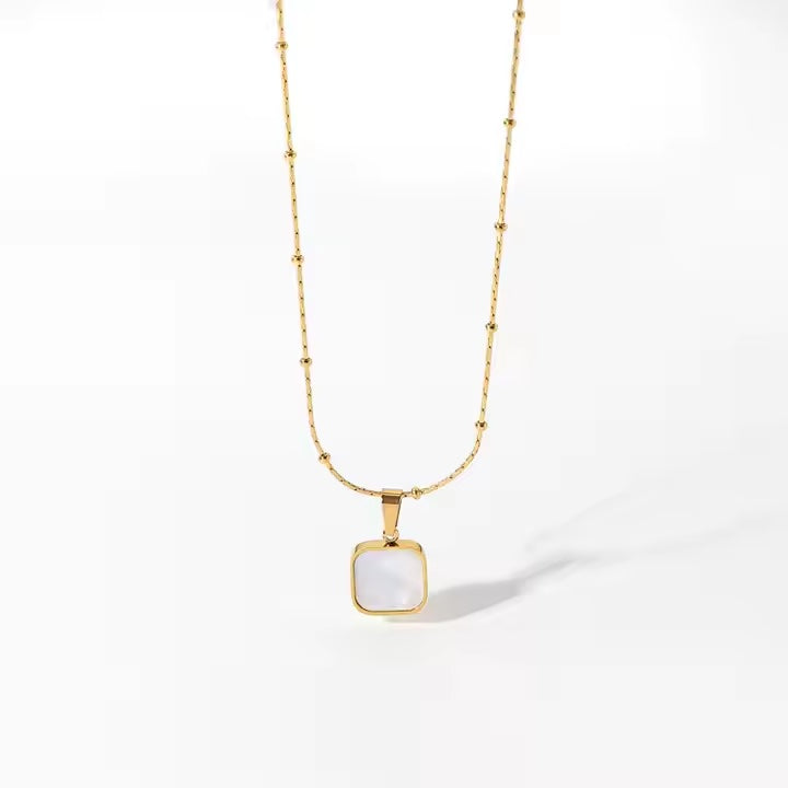 HAYLEY MOTHER OF PEARL NECKLACE