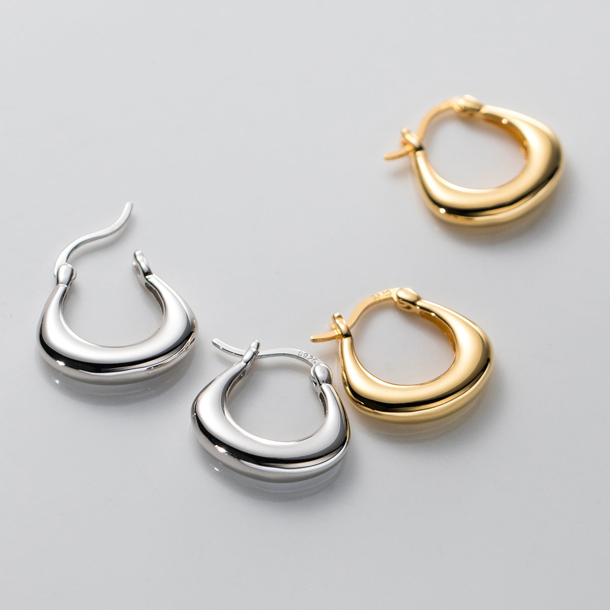 THE DANCER HOOP EARRINGS