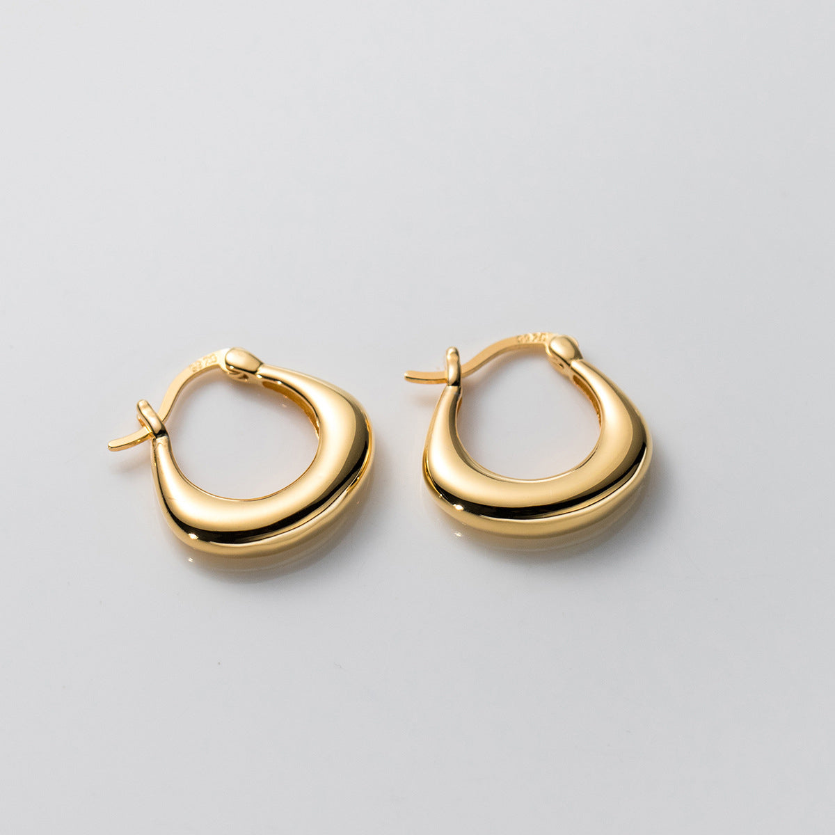 THE DANCER HOOP EARRINGS