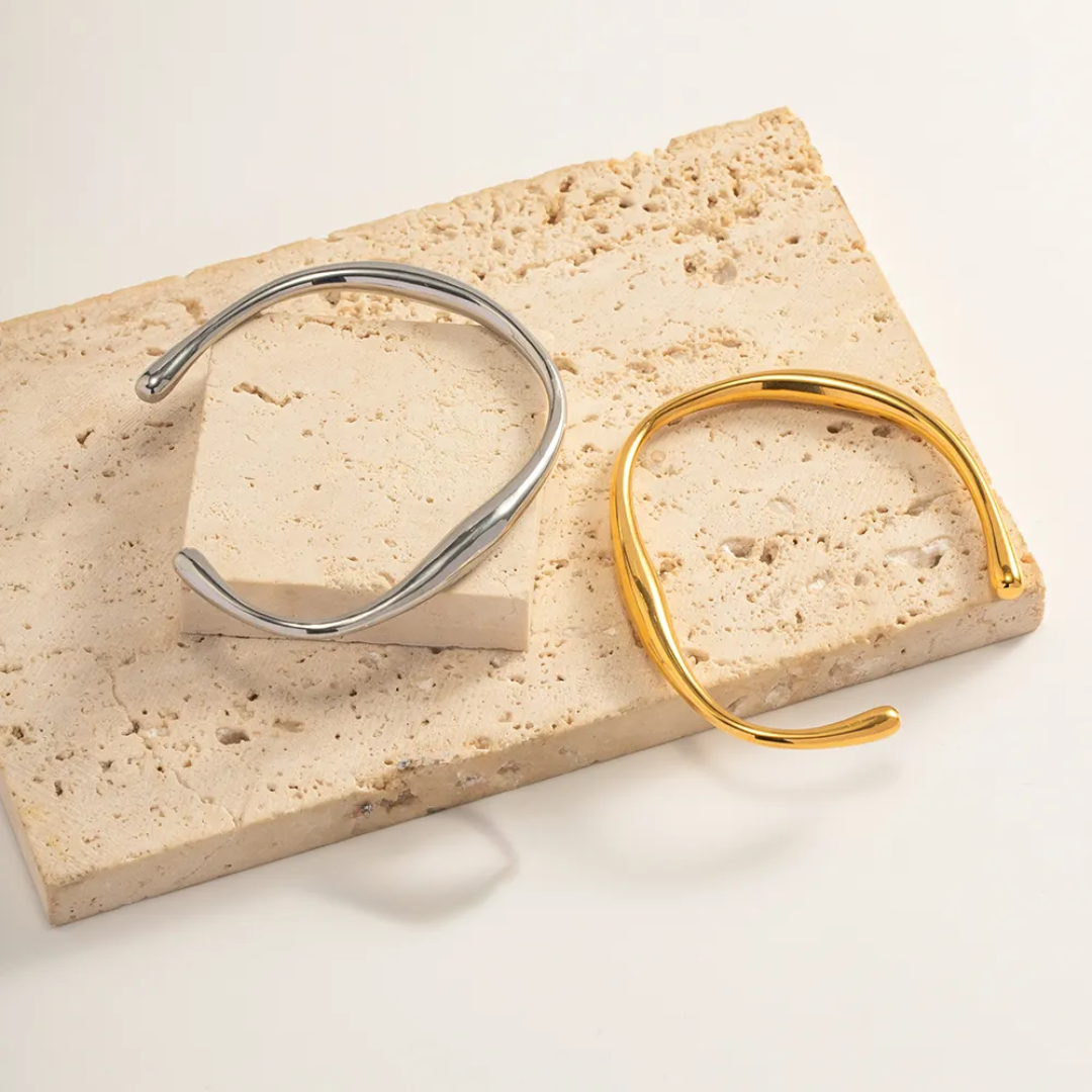 THE ODD BANGLE