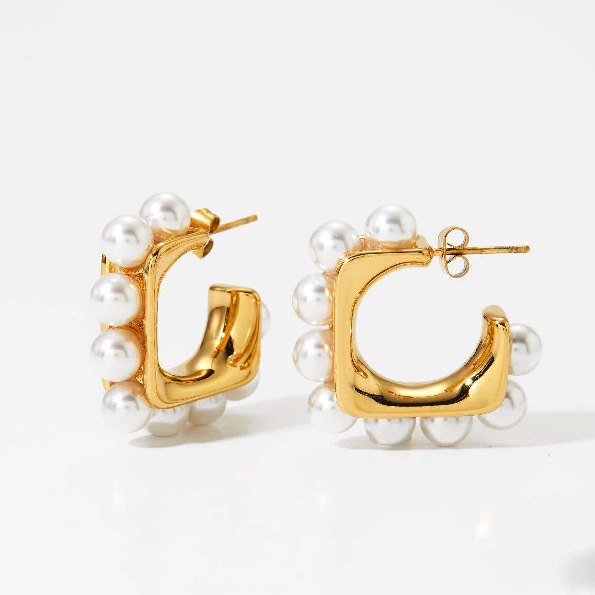 AVA PEARL HUGGIE HOOP EARRINGS