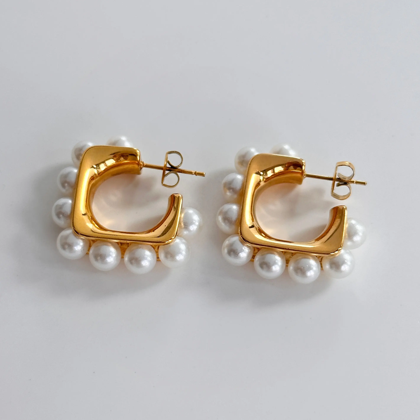 AVA PEARL HUGGIE HOOP EARRINGS