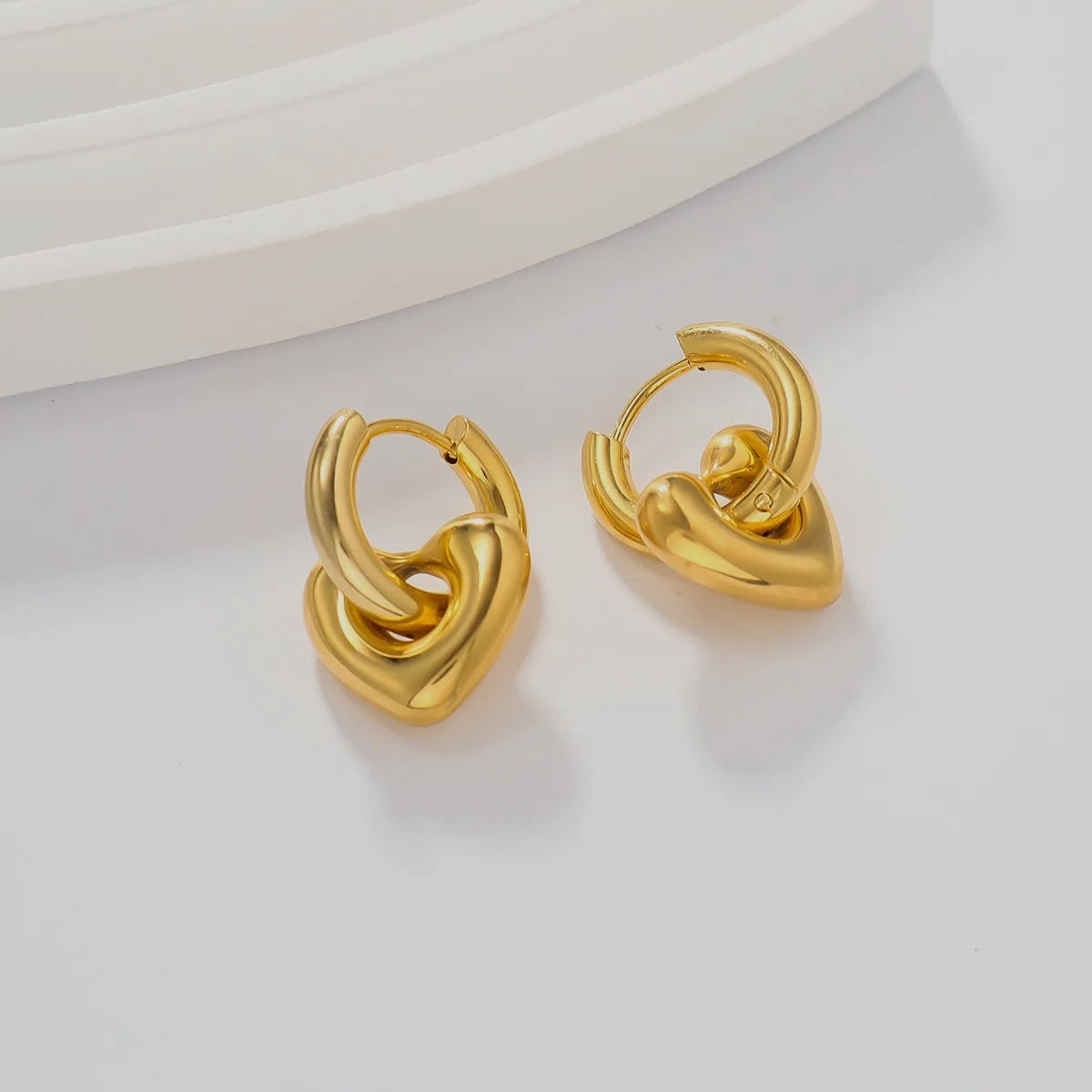 AMOR PUFFY HEART EARRINGS