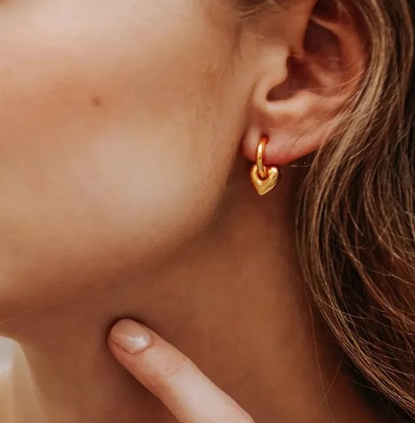 AMOR PUFFY HEART EARRINGS