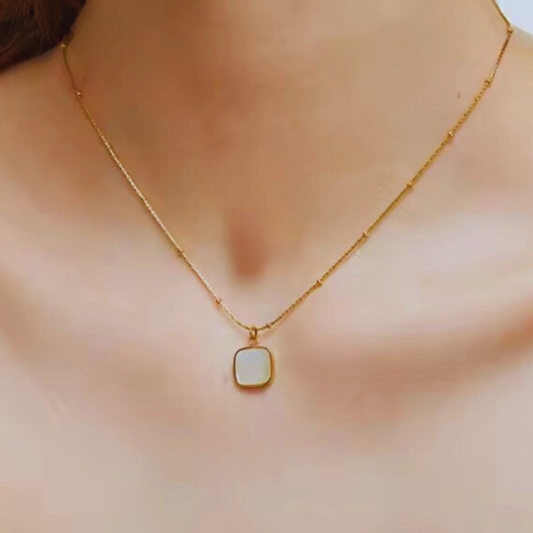 HAYLEY MOTHER OF PEARL NECKLACE