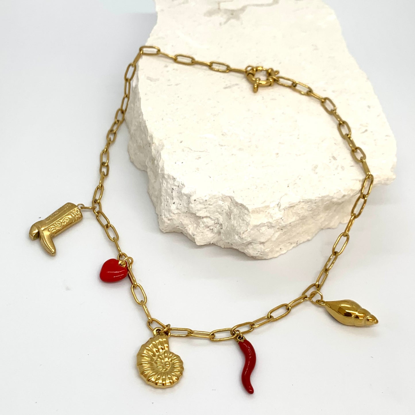 CHARM NECKLACE - THE GOLDEN BOOT