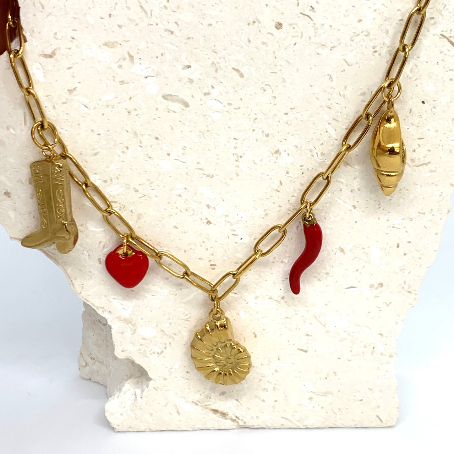 CHARM NECKLACE - THE GOLDEN BOOT