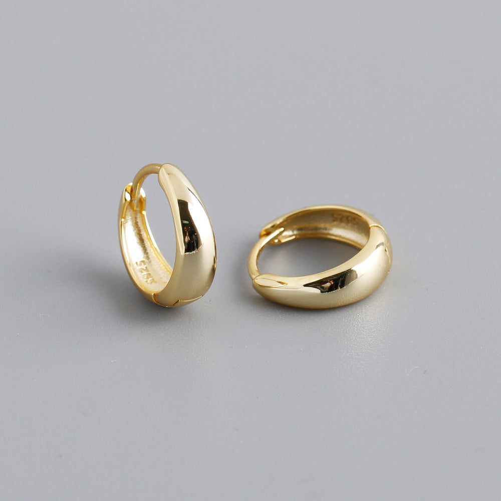 CURVED HOOP EARRINGS