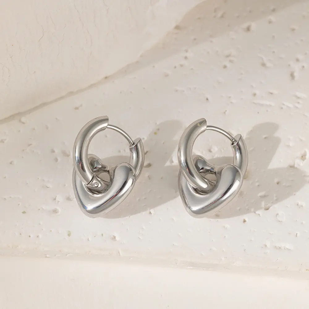 AMOR PUFFY HEART EARRINGS