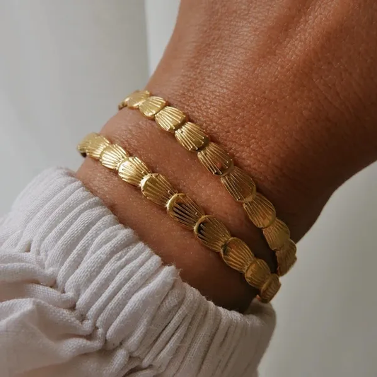 SHELL BANGLE