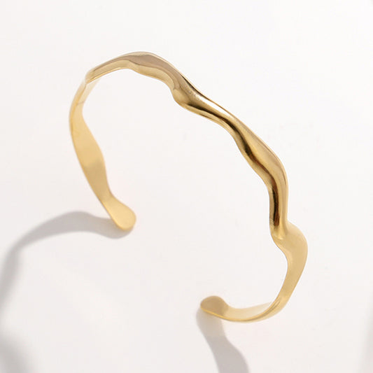 THE BREEZE BANGLE
