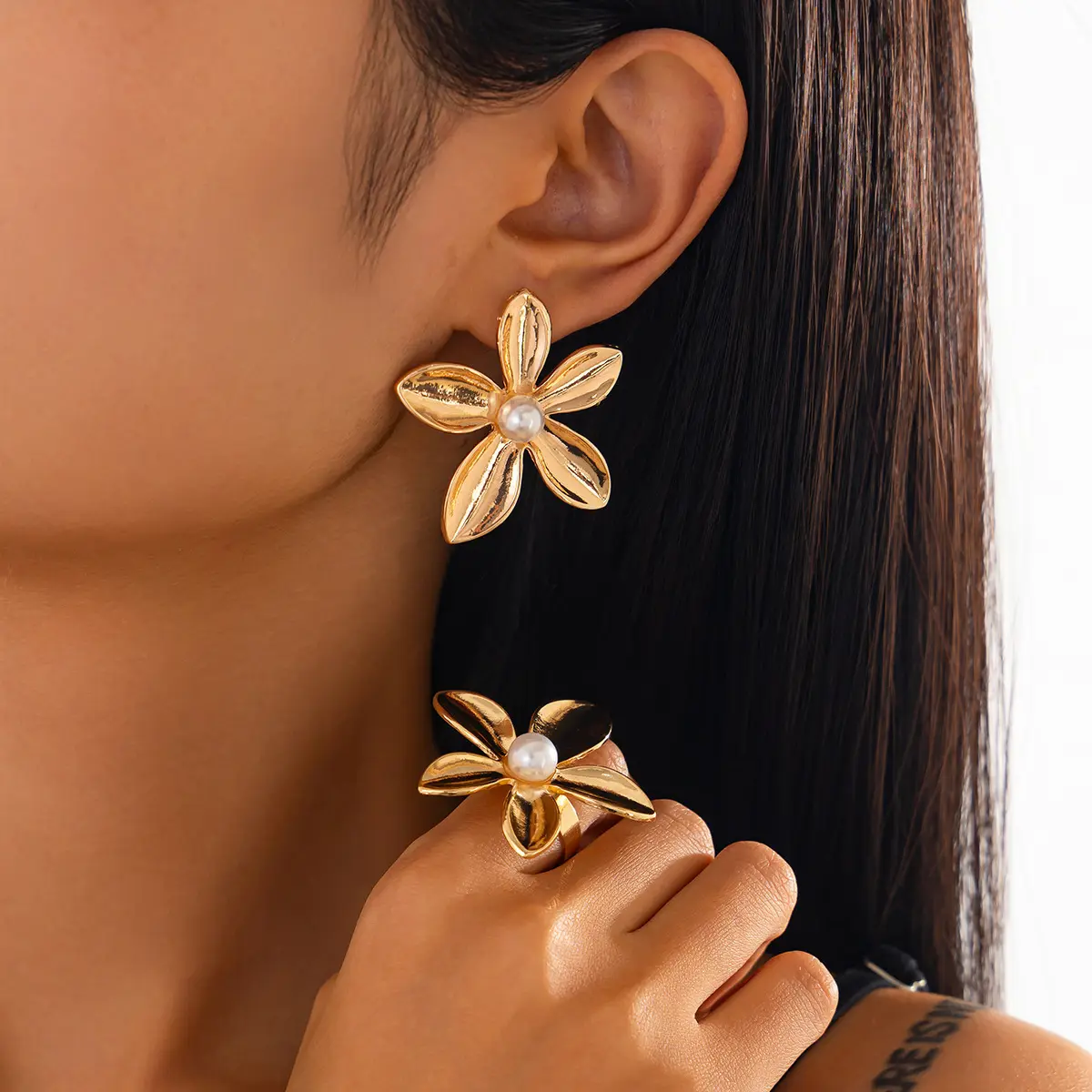 SPRING TIME FLOWER PEARL RING