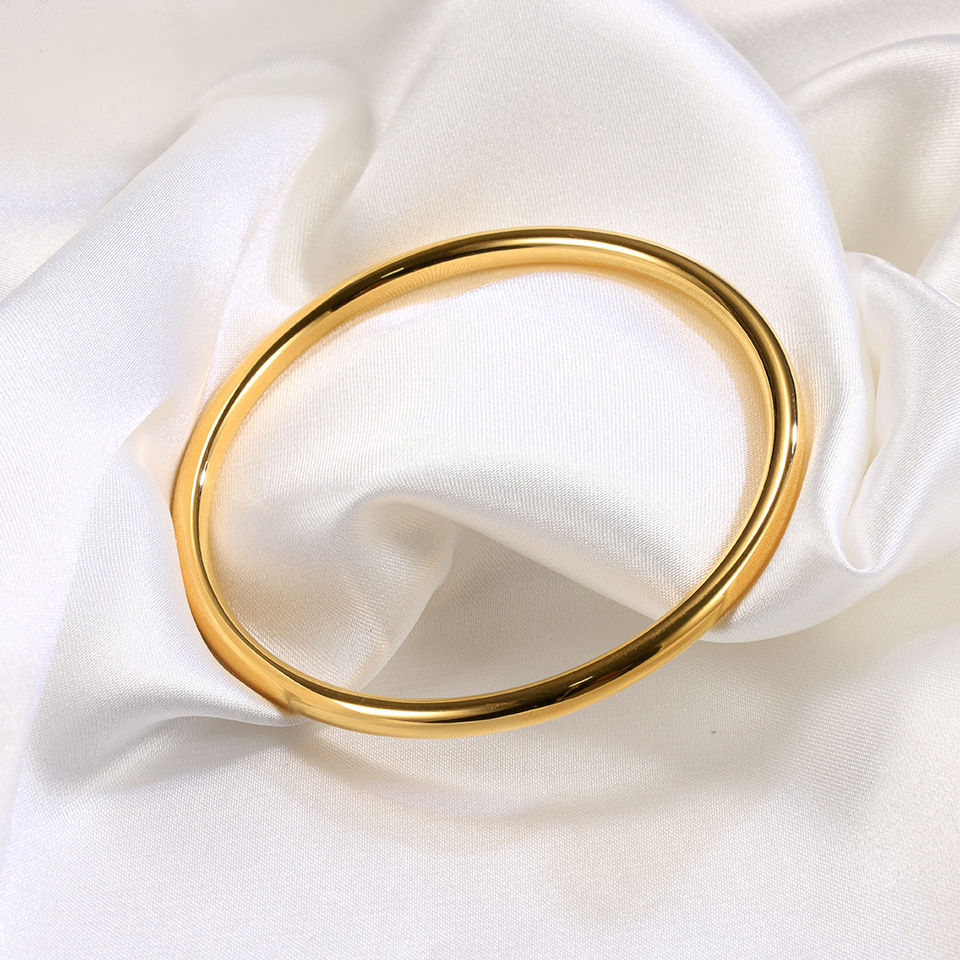THE FOREVER BANGLE