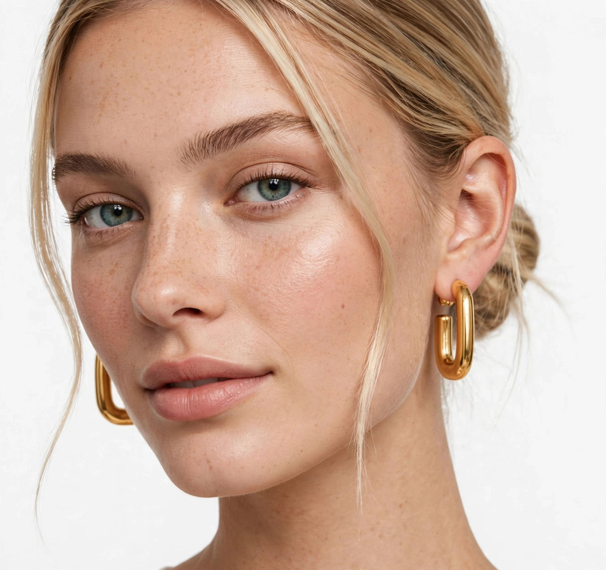 CHLOE RECTANGLE HOOP EARRINGS