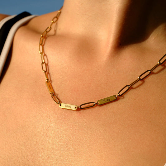 PAPERCLIP ENGRAVED BAR NAME NECKLACE